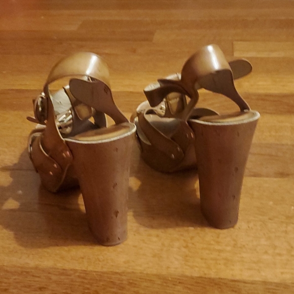 Heels - Picture 3 of 3